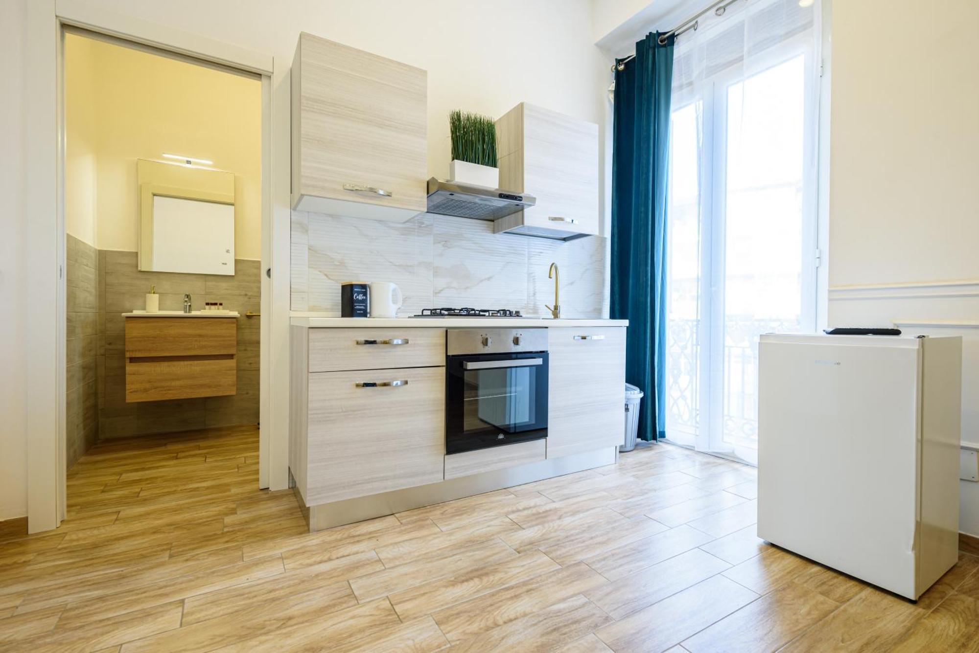 Luxury Apartment In Central City เนเปิลส์ ภายนอก รูปภาพ